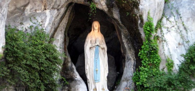 Desde el corazón de Lourdes, con la Virgen y los enfermos