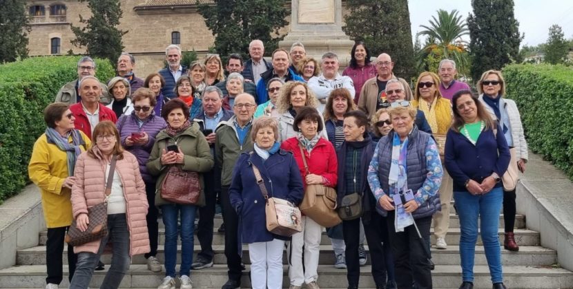 Burgaleses visitan en Granada lugares de la vida de Andrés Manjón