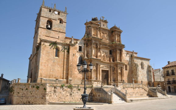 La iglesia de Gumiel de Izán, bautizada como la «Petra española», recibe más de 2.500 visitas en el puente