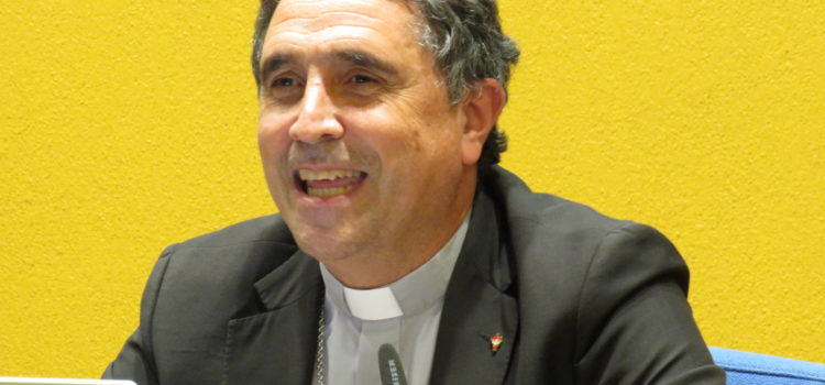 Mons. Fernando García Cadiñanos presenta el pensamiento del papa Francisco sobre el trabajo