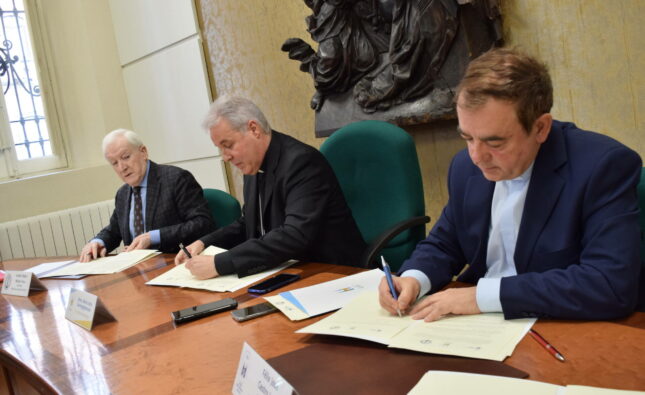 El Arzobispado y la Catedral firman un convenio con la Fundación Consulado del Mar para la celebración del 950 aniversario del traslado de la sede episcopal a Burgos