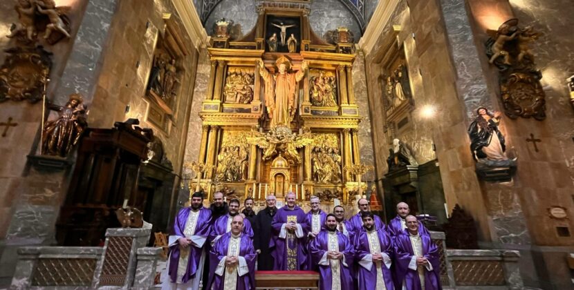 El arzobispo mantiene un encuentro con los sacerdotes jóvenes de la archidiócesis