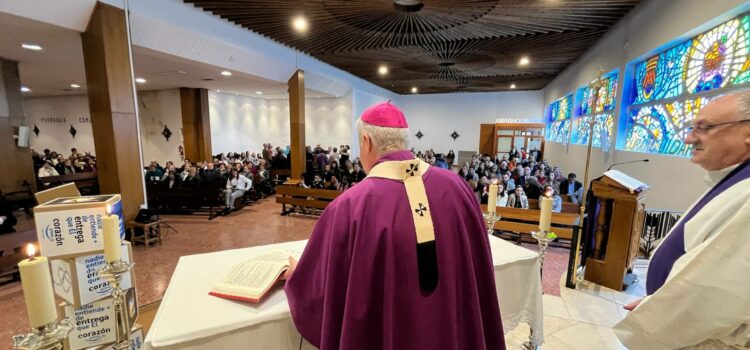 El arzobispo continúa su visita a Gamonal en San Juan Evangelista