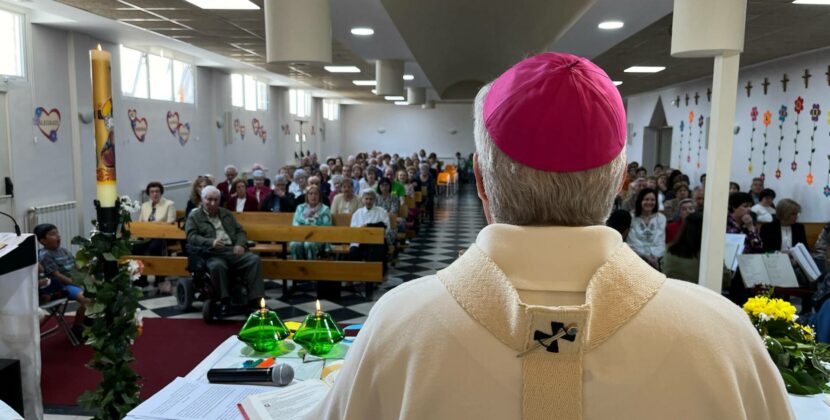 El arzobispo prosigue su visita pastoral en la parroquia del Espíritu Santo