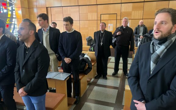 Comienza el viaje de la comunidad del seminario de Burgos a Roma para ver al Papa