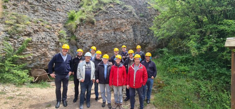 El Colegio de Arciprestes cierra el curso con una visita al centro minero de Puras de Villafranca