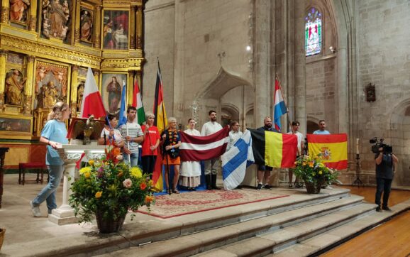 Una misa «internacional» abre en Aranda el Festival de las Gentes de Europa