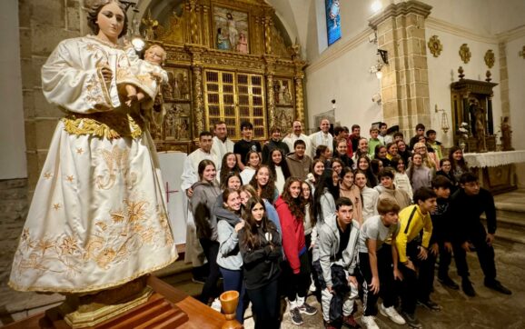 El Camino de Santiago vuelve a poner en marcha a los jóvenes