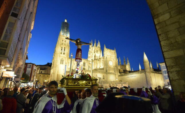 Cristo en la cruz, «fármaco para los sufrimientos del alma»