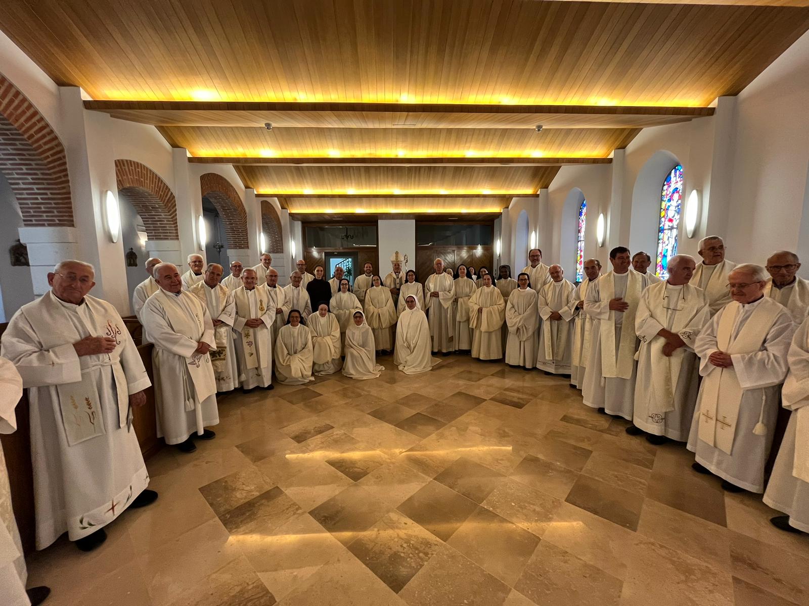 los-sacerdotes-de-la-ciudad-inician-el-curso-con-su-tradicional