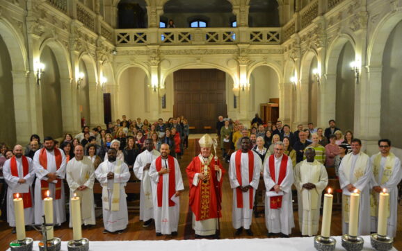 Mons. Mario Iceta anima a los profesores de Religión a confiar en la novedad del Espíritu Santo