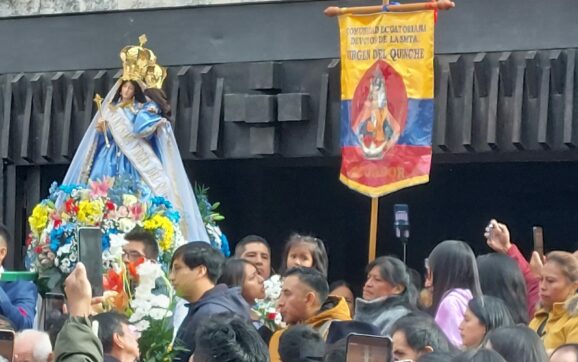 La comunidad ecuatoriana en Burgos celebra a la Virgen del Quinche