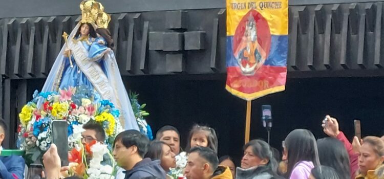 La comunidad ecuatoriana en Burgos celebra a la Virgen del Quinche