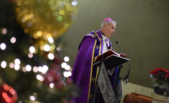 El arzobispo recuerda a la curia que su tarea es cuidar de la Iglesia, como san José hizo con Jesús