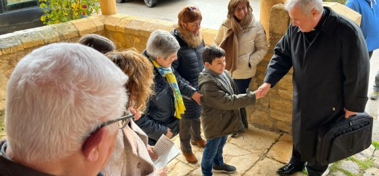 El arzobispo visita las unidades pastorales de Sedano y La Vega-Mercedes