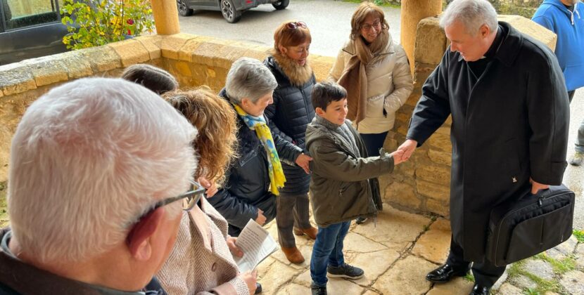 El arzobispo visita las unidades pastorales de Sedano y La Vega-Mercedes