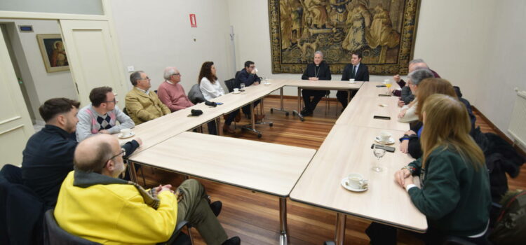 El arzobispo mantiene un encuentro con los comunicadores de la provincia