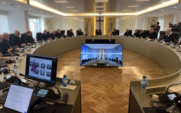 El arzobispo de Burgos participa en la Comisión Permanente de la CEE