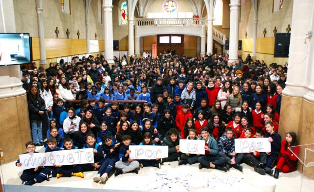 Los colegios de la Fundación Manjón-Palencia se unen en una gran celebración por la paz