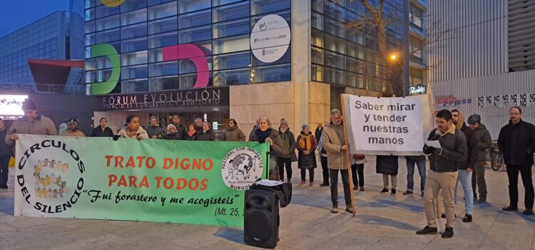 «Saber mirar y tender nuestras manos»: nuevo Círculo de Silencio