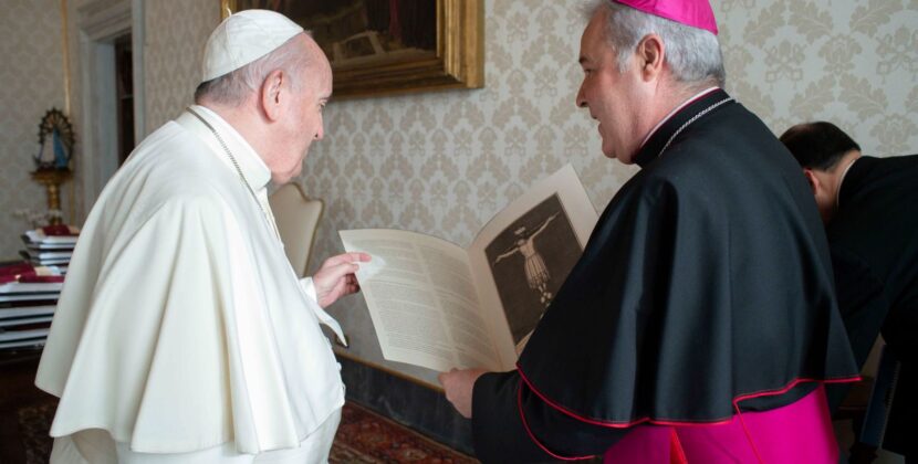 Con B de Burgos y de Bergoglio