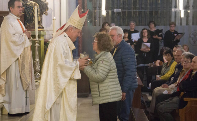 «El matrimonio cristiano es la tierra nueva a la que hoy tantos habéis sido llamados»