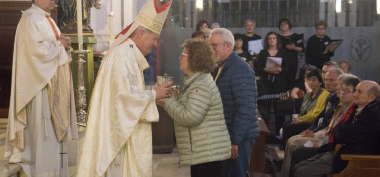 «El matrimonio cristiano es la tierra nueva a la que hoy tantos habéis sido llamados»
