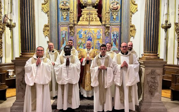 Silos, escenario del último encuentro del curso del arzobispo con los sacerdotes jóvenes