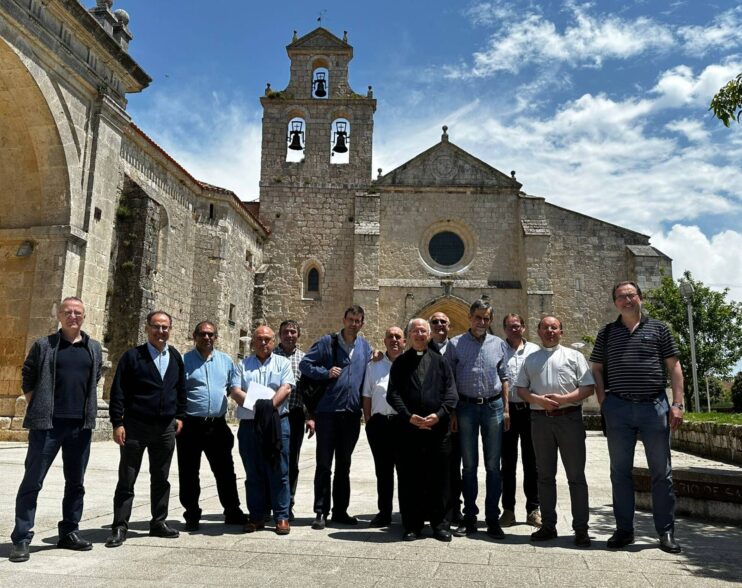 El Colegio de Arciprestes clausura el curso pastoral en el Monasterio de San Juan de Ortega