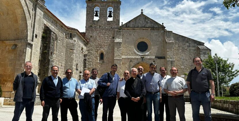 El Colegio de Arciprestes clausura el curso pastoral en el Monasterio de San Juan de Ortega