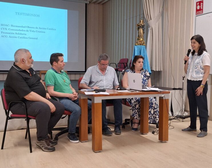 Grupos de vida para formar laicos corresponsables