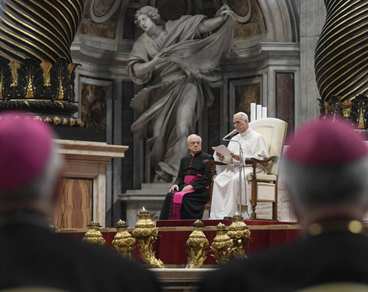 Mons. Mario Iceta saluda por primera vez a León XIV