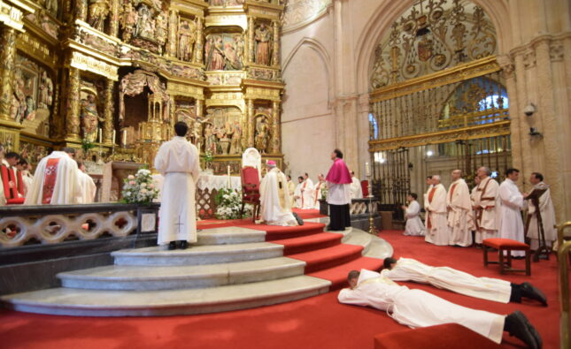 Dos nuevos sacerdotes, «servidores de esperanza» para la archidiócesis