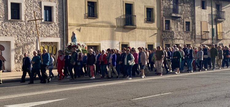 El rosario de la aurora vuelve a expresar la devoción a María en Gamonal