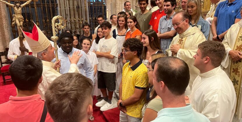 «Peregrinos de esperanza»: el arzobispo envía a los jóvenes de la archidiócesis a Roma