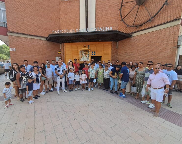 Las comunidades ecuatorianas celebran a la Virgen del Cisne en Miranda y Aranda