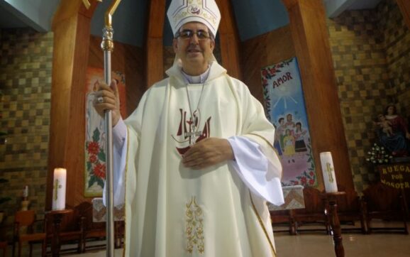 «Un regalo de Dios»: Mons. Rafael Cob comparte sus vacaciones en La Horra