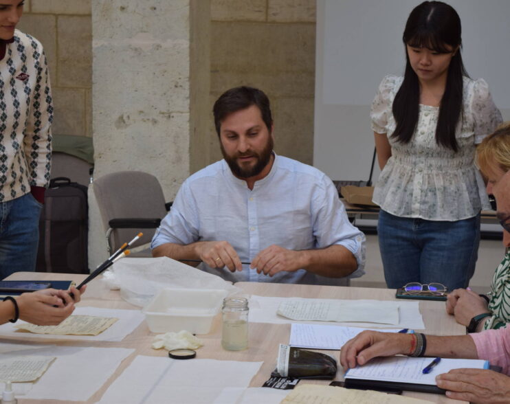 Aprendiendo a conservar los documentos de un archivo