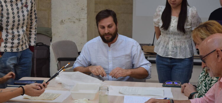 Aprendiendo a conservar los documentos de un archivo