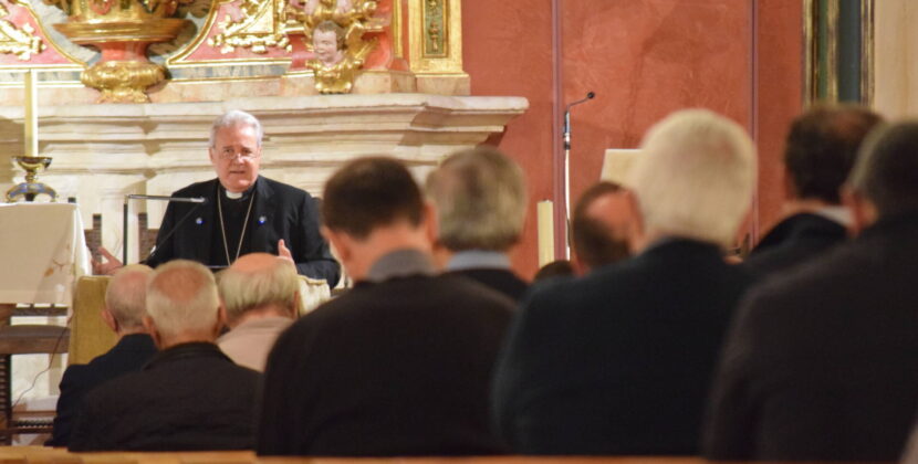 El amor de Cristo, «fuente perenne de la felicidad del sacerdote»