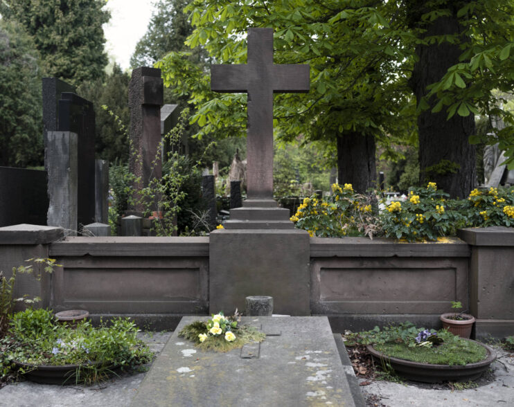 180 funerales al mes: así es la labor silenciosa de la Iglesia en el tanatorio de Burgos