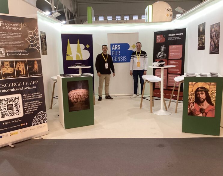 Mar Sancho, viceconsejera de Cultura y Turismo de la Junta de Castilla y León, reconoce la labor de Ars Burgensis en la Feria AR-PA
