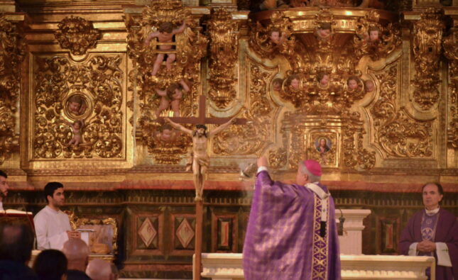 «La fiesta de los difuntos es la fiesta de la esperanza»: el arzobispo invita a mirar la muerte desde la luz de la resurrección