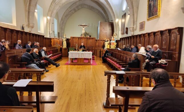 Caleruega acoge el último de los retiros para sacerdotes diocesanos predicados por el arzobispo