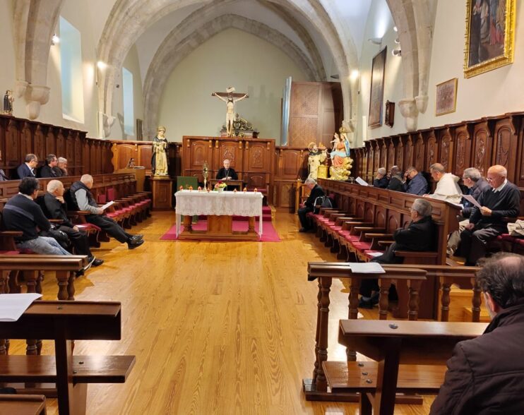 Caleruega acoge el último de los retiros para sacerdotes diocesanos predicados por el arzobispo