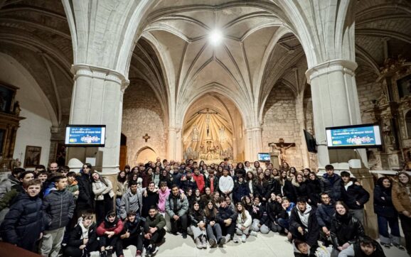 Adolescentes que aspiran a la santidad