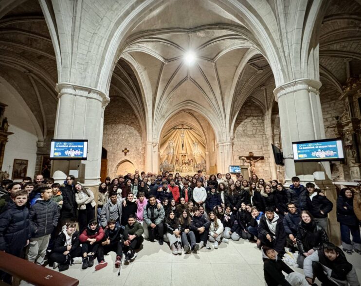 Adolescentes que aspiran a la santidad