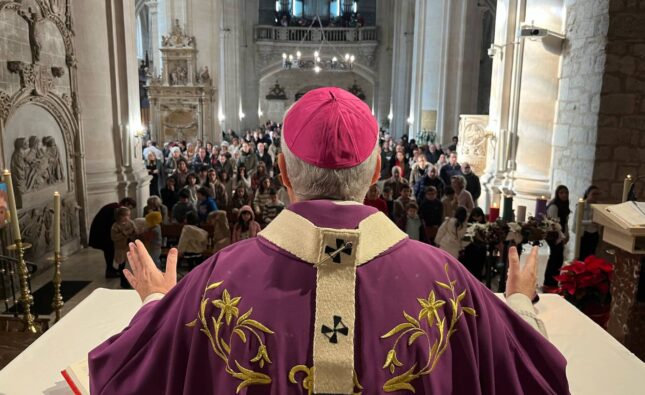 El arzobispo continúa su visita pastoral en San Lesmes, abad
