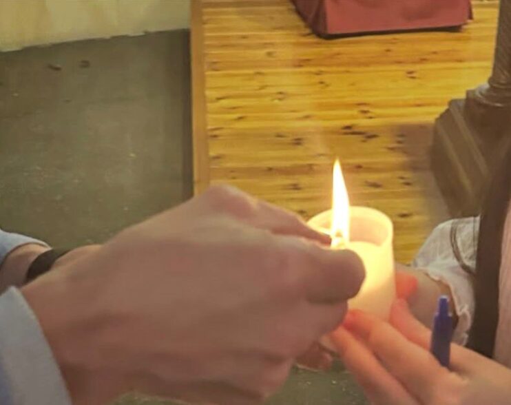 Una Navidad más, la Luz de la Paz de Belén ilumina a los burgaleses