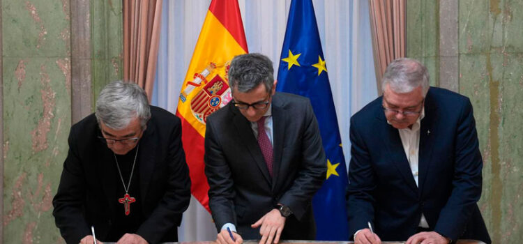 La Iglesia en España y el Gobierno firman un acuerdo para atender la reparación de víctimas de abusos sexuales a través del Defensor del Pueblo